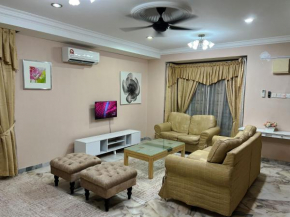 D’Lestari Homestay